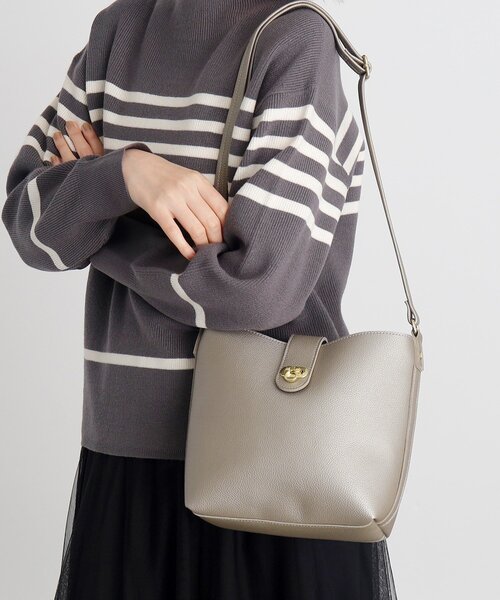 grove(グローブ)の「◆【人間工学】ベルトオコシショルダー(ショルダーバッグ・レディース・ワインレッド/ライトグレー/ブラック/ブロンズ・00)」の4枚目の写真