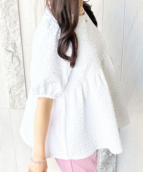 Petitjo(プッチージョ)の「小さいサイズ 【hiiさんコラボ】ふくれジャガードペプラムブラウス 低身長さん・小柄女性(シャツ/ブラウス・レディース・ホワイト/ネイビー・PS(XS-S)/PM/PS/PL)」の4枚目の写真