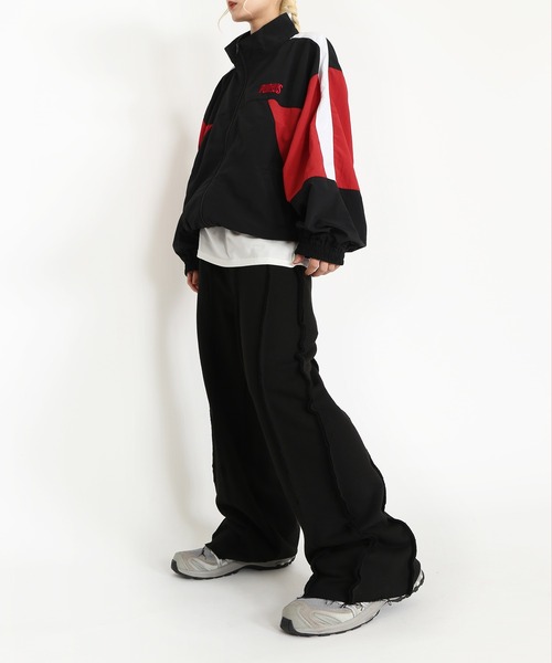 PUNYUS(プニュズ)の「切り替えナイロンジャケット(ナイロンジャケット・レディース・カーキ/ブラック/ブルー・2/3/4)」の8枚目の写真