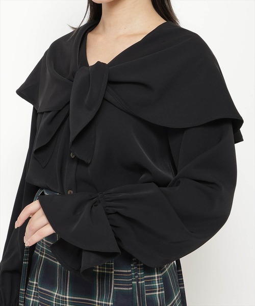 REDYAZEL(レディアゼル)の「2wayビッグカラーブラウス(シャツ/ブラウス・レディース・ブラウン/オフホワイト/ブラック・FREE)」の6枚目の写真