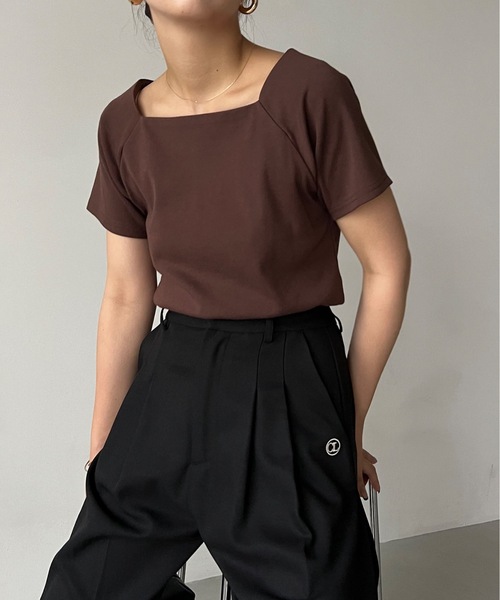 CAPRICIEUX LE'MAGE(カプリシューレマージュ)の「ミニ袖スクエアネックTシャツ(Tシャツ/カットソー・レディース・ブラック系その他/ブラック/ホワイト/ブラウン・FREE)」の4枚目の写真