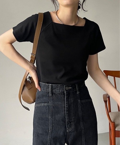 CAPRICIEUX LE'MAGE(カプリシューレマージュ)の「ミニ袖スクエアネックTシャツ(Tシャツ/カットソー・レディース・ブラック系その他/ブラック/ホワイト/ブラウン・FREE)」の5枚目の写真