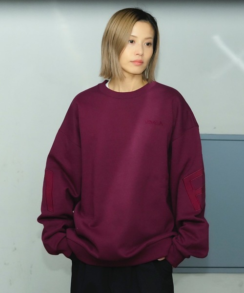 RVCA(ルーカ)の「RVCA メンズ FAKE RVCA CR トレーナー 【2024年秋冬モデル】/ルーカロゴバックプリントプルオーバースウェットトレーナー(スウェット・メンズ・ワインレッド/ホワイト/チャコールグレー/ブラック/グリーン系その他・SMALL/MEDIUM/LARGE/X-LARGE/XX-LARGE)」の5枚目の写真