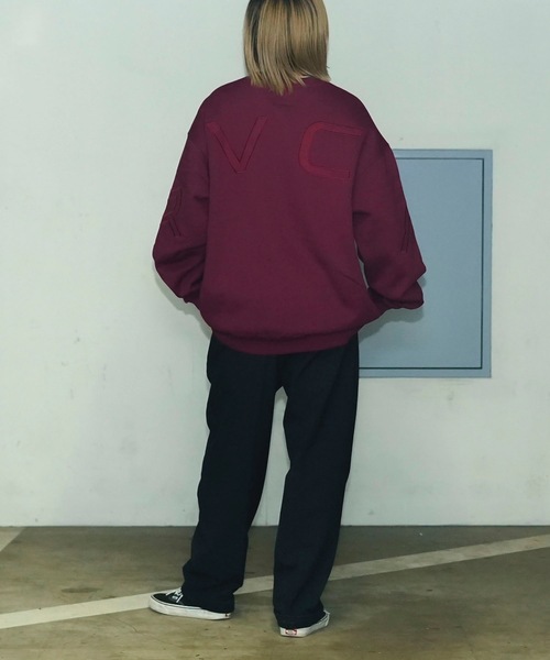 RVCA(ルーカ)の「RVCA メンズ FAKE RVCA CR トレーナー 【2024年秋冬モデル】/ルーカロゴバックプリントプルオーバースウェットトレーナー(スウェット・メンズ・ワインレッド/ホワイト/チャコールグレー/ブラック/グリーン系その他・SMALL/MEDIUM/LARGE/X-LARGE/XX-LARGE)」の17枚目の写真