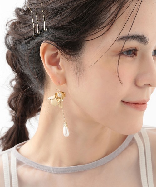 ecru〉 ドロップパール フラワーピアス（ピアス（両耳用））｜CALIN