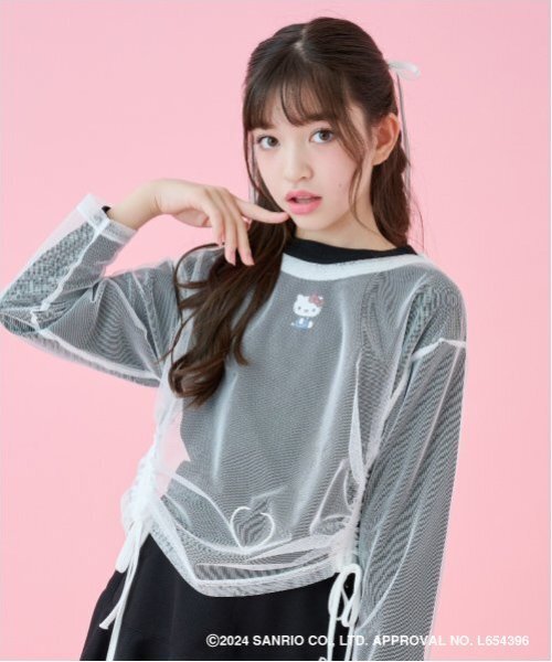 by LOVEiT(バイラビット)の「【ハローキティ】チュールレイヤードシャツ(アンサンブル・キッズ・オフホワイト/ブラック・120cm/160cm/150cm/140cm/130cm)」の2枚目の写真