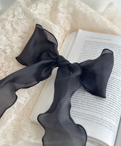 iso（イソ）の「ボリュームシアーリボンバレッタ（バレッタ/ヘアクリップ・レディース・ブラック・FREE）」の4枚目の写真