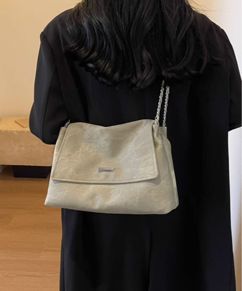 kirakiraShop(キラキラショップ)の「フェイクレザー チェーン ショルダーバッグ(ショルダーバッグ・レディース・ブラック/ブルー/ベージュ・FREE)」の7枚目の写真
