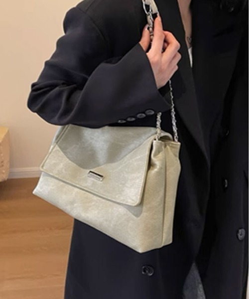 kirakiraShop(キラキラショップ)の「フェイクレザー チェーン ショルダーバッグ(ショルダーバッグ・レディース・ブラック/ブルー/ベージュ・FREE)」の8枚目の写真