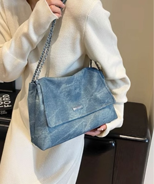 kirakiraShop(キラキラショップ)の「フェイクレザー チェーン ショルダーバッグ(ショルダーバッグ・レディース・ブラック/ブルー/ベージュ・FREE)」の9枚目の写真