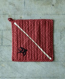 fennica（フェニカ）の「インドブロックプリント ツバメ刺繍 ミトン（キッチンツール）」
