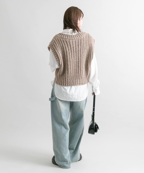 KBF（ケイビーエフ）の「チャンキーニットベスト（ニット/セーター・レディース・ダークグレー/キャメル・ONE）」の8枚目の写真