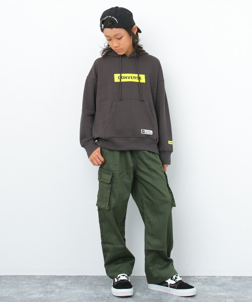 CONVERSE(コンバース)の「【裏起毛】CONVERSE 別注高周波プリントフーディートレーナー(パーカー・キッズ・杢グレー/ブラック/チャコールグレー・130/140/150/160)」の6枚目の写真
