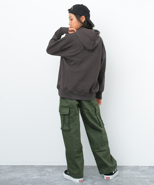 CONVERSE(コンバース)の「【裏起毛】CONVERSE 別注高周波プリントフーディートレーナー(パーカー・キッズ・杢グレー/ブラック/チャコールグレー・130/140/150/160)」の7枚目の写真