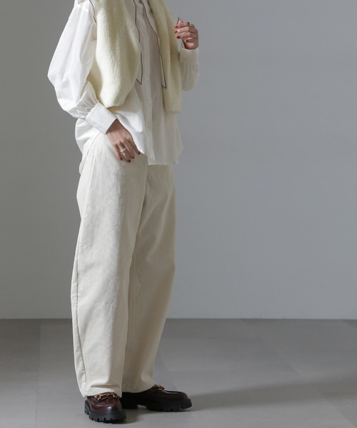 NANO universe（ナノユニバース）の「コーデュロイワイドカーブパンツ（セットアップ可）（その他パンツ・レディース・アイボリー/カーキ/チャコール・FREE）」の2枚目の写真