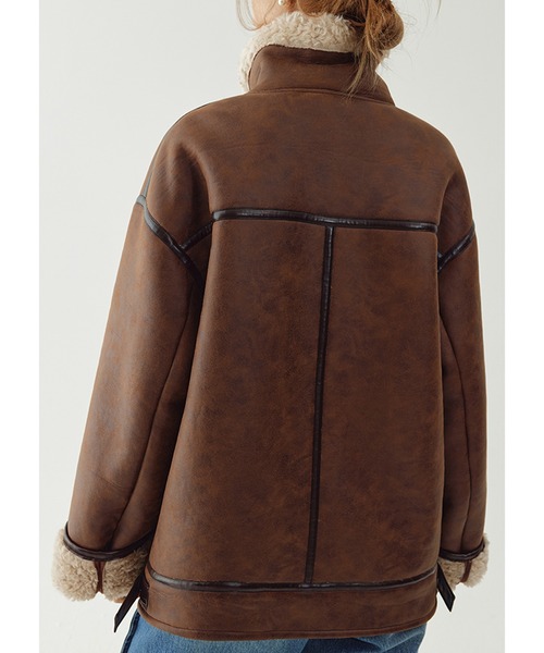 Fano Studios（ファノ ストゥディオズ）の「スタンドカラー ムートン