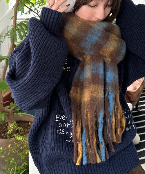 apres jour mignon（アプレジュールミニョン）の「【apresjour mignon×ARIAZ】アソートチェックマフラー（ストール/ショール・レディース・レッド/ブラック系その他/ブラウン系その他・ONESIZE）」の2枚目の写真