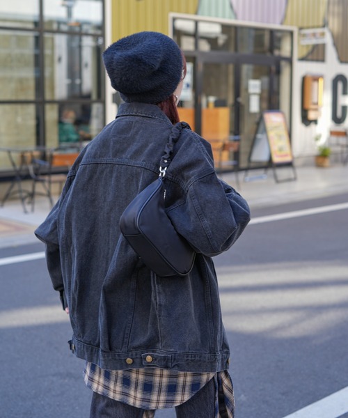 Ungrid(アングリッド)の「【Ungrid/アングリッド】 WEB限定 ギャザー ナイロン ロゴ刺繍 ワンハンドルバッグ(ハンドバッグ・レディース・アイボリー/ブラック・FREE)」の7枚目の写真