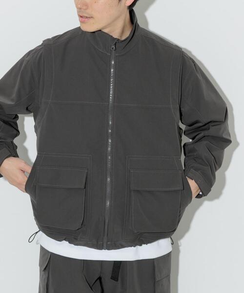 ITEMS URBANRESEARCH（アイテムズ アーバンリサーチ）の「ドライウェザー 2WAYハイネックブルゾン（その他アウター・メンズ・チャコールグレー/ブラック・MEDIUM/LARGE）」の3枚目の写真