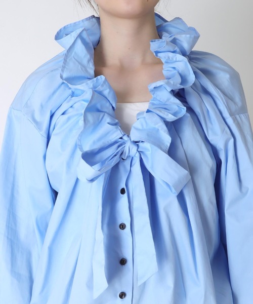 Three Four Time（ｽﾘｰﾌｫｰﾀｲﾑ）の「ビッグフリルカラーモードブラウス（シャツ/ブラウス・レディース・オフホワイト/ブルー・FREE）」の14枚目の写真