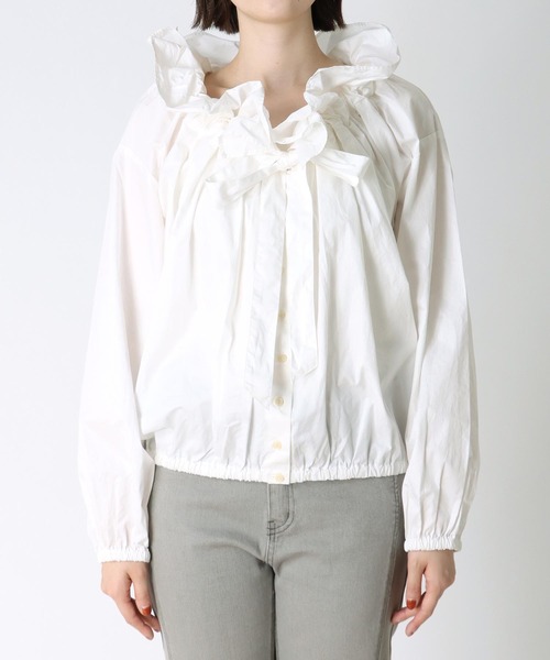Three Four Time（ｽﾘｰﾌｫｰﾀｲﾑ）の「ビッグフリルカラーモードブラウス（シャツ/ブラウス・レディース・オフホワイト/ブルー・FREE）」の9枚目の写真