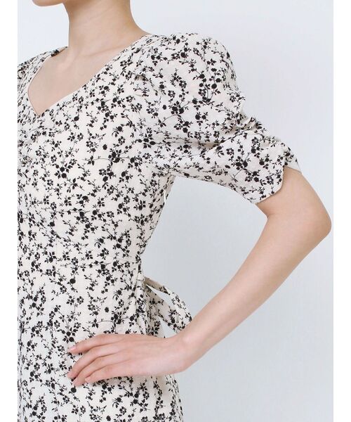 RESEXXY（リゼクシー）の「バックオープンマーメイドワンピース（ワンピース・レディース・ホワイト/イエロー/ブラック・FREE）」の17枚目の写真