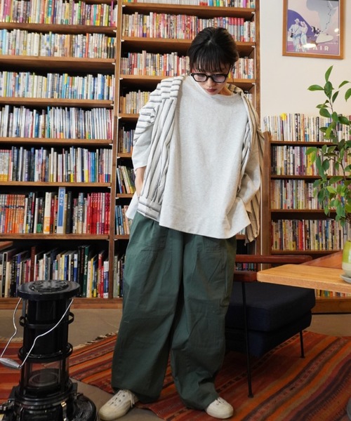 gossara(ゴサラ)の「【着回し力抜群】7分袖裏毛ワイドプルオーバー(Tシャツ/カットソー・レディース・ブラック/オートミール/ベージュ・FREE)」の17枚目の写真
