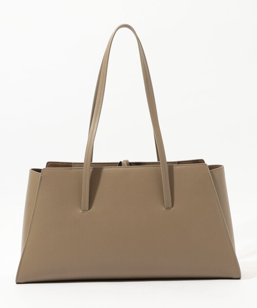 TOMORROWLAND （トゥモローランド）の「AGNEEL SLOAN EAST WEST トートバッグ（トートバッグ・レディース・グレイッシュベージュ・FREE）」の4枚目の写真