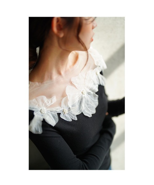 Sawa a la mode（サワアラモード）の「チュールフラワーモチーフリブトップス（Tシャツ/カットソー・レディース・ブラック・FREE）」の2枚目の写真