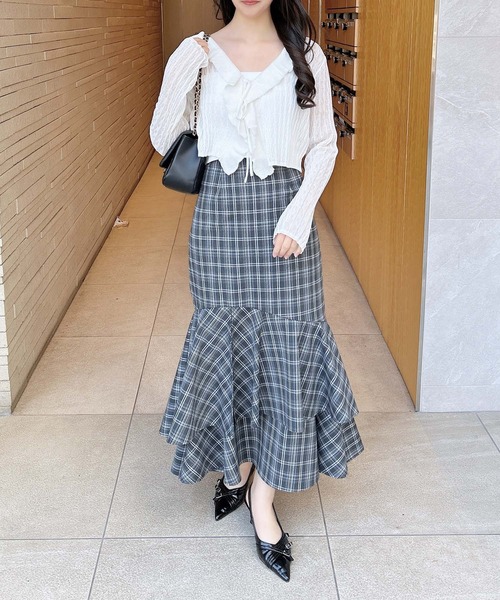 INGNI（イング）の「シアーフリルラメニットカーディガン（カーディガン/ボレロ・レディース・サックスブルー/オフホワイト/ピンク/ネイビー・M）」の7枚目の写真