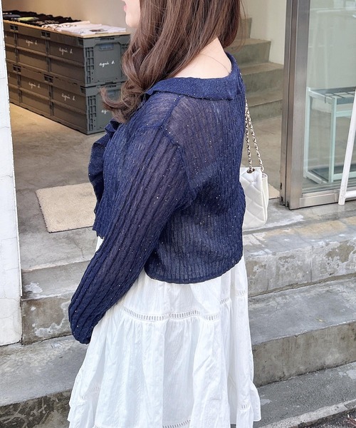 INGNI（イング）の「シアーフリルラメニットカーディガン（カーディガン/ボレロ・レディース・サックスブルー/オフホワイト/ピンク/ネイビー・M）」の10枚目の写真