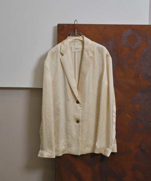 TODAYFUL(トゥデイフル)の「TODAYFUL Satin Over Jacket(その他アウター・レディース・ベージュ/ブラック・38/36)」の9枚目の写真