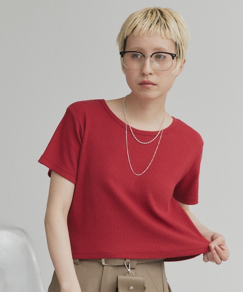 ad thie(アドティエ)の「リブクルーネック コンパクトTシャツ(Tシャツ/カットソー・レディース・オフホワイト/ブラック/チャコール/アイボリー/グレイッシュベージュ/アイボリー系/ブラック系/レッド/ブラウン・LARGE/MEDIUM/LL)」の9枚目の写真