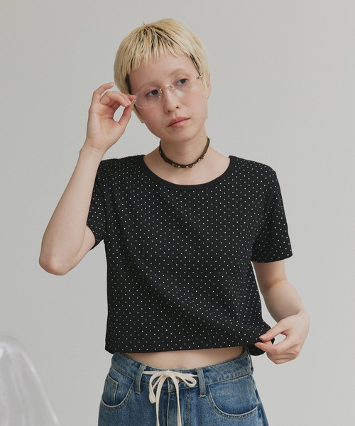 ad thie(アドティエ)の「リブクルーネック コンパクトTシャツ(Tシャツ/カットソー・レディース・オフホワイト/ブラック/チャコール/アイボリー/グレイッシュベージュ/アイボリー系/ブラック系/レッド/ブラウン・LARGE/MEDIUM/LL)」の19枚目の写真