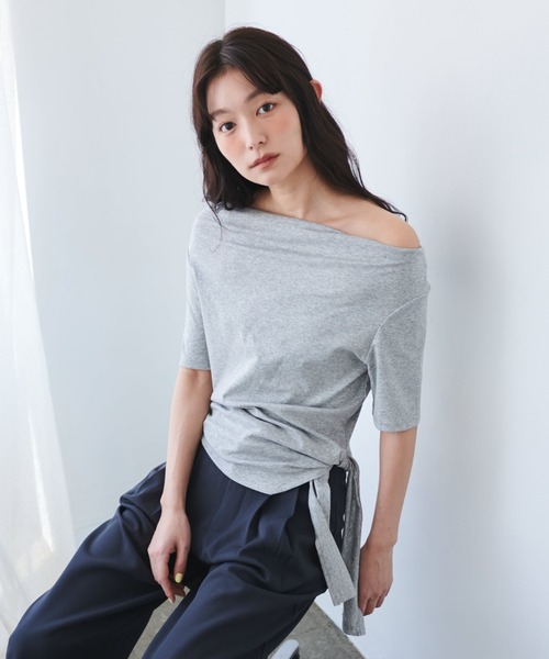 FMiBL（ファミル）の「ウエストデザインドレープトップス（Tシャツ/カットソー・レディース・ブラック/ホワイト/グレー・FREE）」の3枚目の写真