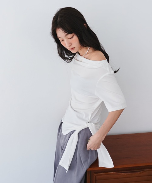FMiBL（ファミル）の「ウエストデザインドレープトップス（Tシャツ/カットソー・レディース・ブラック/ホワイト/グレー・FREE）」の19枚目の写真