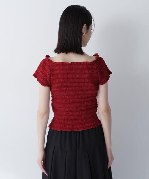 NATURAL BEAUTY BASIC(ナチュラルビューティーベーシック)の「◇シャーリングコンパクトカットソー(Tシャツ/カットソー・レディース・レッド/オフホワイト/ブラウン・FREE)」の4枚目の写真