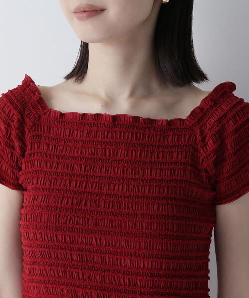 NATURAL BEAUTY BASIC(ナチュラルビューティーベーシック)の「◇シャーリングコンパクトカットソー(Tシャツ/カットソー・レディース・レッド/オフホワイト/ブラウン・FREE)」の5枚目の写真