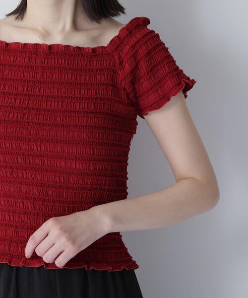 NATURAL BEAUTY BASIC(ナチュラルビューティーベーシック)の「◇シャーリングコンパクトカットソー(Tシャツ/カットソー・レディース・レッド/オフホワイト/ブラウン・FREE)」の6枚目の写真