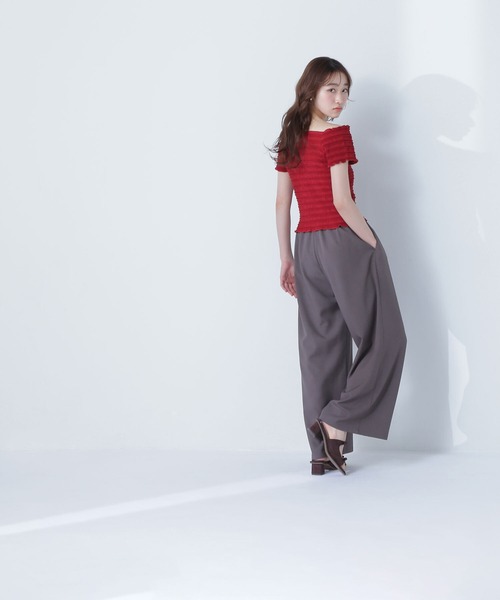 NATURAL BEAUTY BASIC（ナチュラルビューティーベーシック）の「◇シャーリングコンパクトカットソー（Tシャツ/カットソー・レディース・レッド/オフホワイト/ブラウン・FREE）」の21枚目の写真