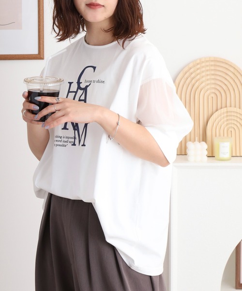 EGLANTINE(エグランティーヌ)の「EGLANTINE CHARM 箔ロゴプリント 袖光沢シアーカットソー 5分袖Tシャツ(Tシャツ/カットソー・レディース・チャコールグレー/オフホワイト/ブラック・40)」の6枚目の写真