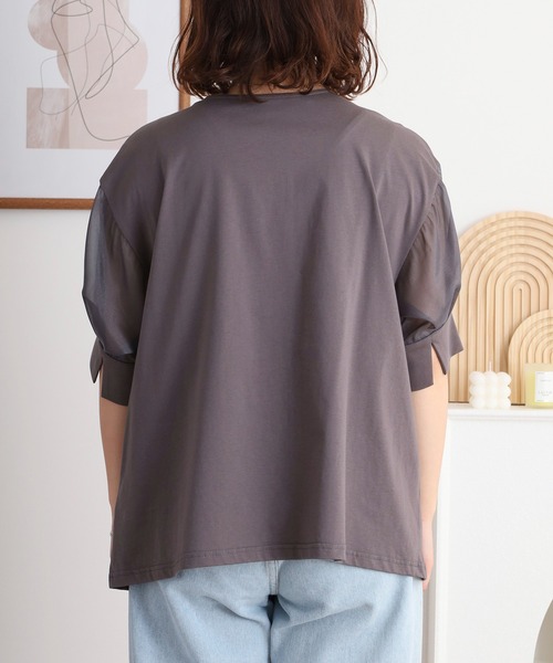 EGLANTINE(エグランティーヌ)の「EGLANTINE CHARM 箔ロゴプリント 袖光沢シアーカットソー 5分袖Tシャツ(Tシャツ/カットソー・レディース・チャコールグレー/オフホワイト/ブラック・40)」の18枚目の写真