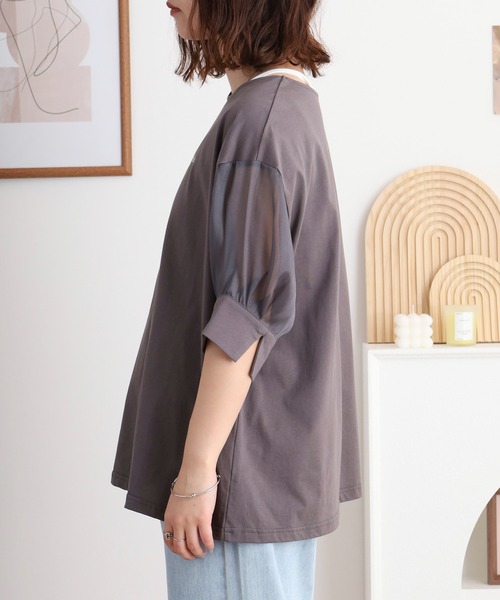 EGLANTINE(エグランティーヌ)の「EGLANTINE CHARM 箔ロゴプリント 袖光沢シアーカットソー 5分袖Tシャツ(Tシャツ/カットソー・レディース・チャコールグレー/オフホワイト/ブラック・40)」の17枚目の写真