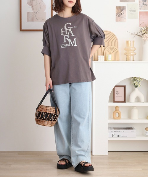 EGLANTINE(エグランティーヌ)の「EGLANTINE CHARM 箔ロゴプリント 袖光沢シアーカットソー 5分袖Tシャツ(Tシャツ/カットソー・レディース・チャコールグレー/オフホワイト/ブラック・40)」の15枚目の写真