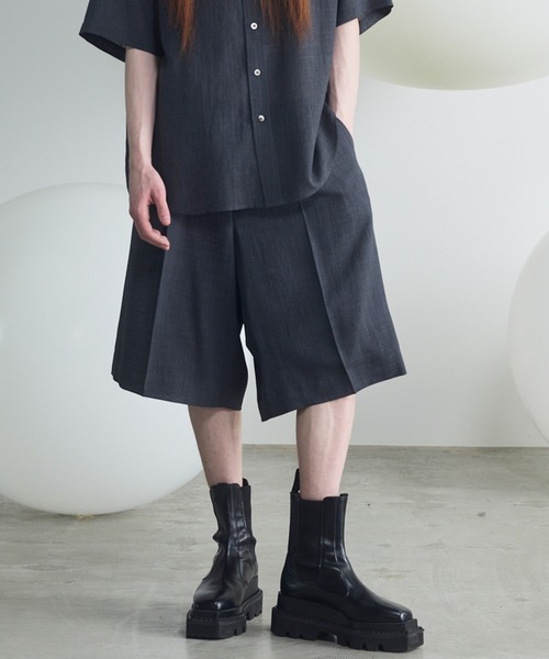 MAISON SPECIAL（メゾンスペシャル）の「《UNISEX》Triacetate Prime-Wide Shorts/トリアセテートプライムワイドショーツ【MAISON SPECIAL/メゾンスペシャル】（その他パンツ・メンズ・チャコールグレー/ブラック/グレイッシュベージュ/ブルー・0/1/2）」の3枚目の写真