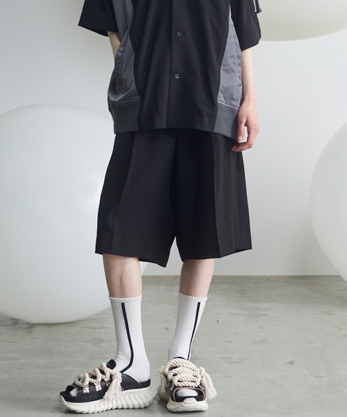 MAISON SPECIAL（メゾンスペシャル）の「《UNISEX》Triacetate Prime-Wide Shorts/トリアセテートプライムワイドショーツ【MAISON SPECIAL/メゾンスペシャル】（その他パンツ・メンズ・チャコールグレー/ブラック/グレイッシュベージュ/ブルー・0/1/2）」の2枚目の写真