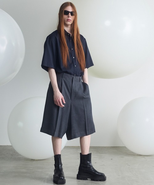 MAISON SPECIAL（メゾンスペシャル）の「《UNISEX》Triacetate Prime-Wide Shorts/トリアセテートプライムワイドショーツ【MAISON SPECIAL/メゾンスペシャル】（その他パンツ・メンズ・チャコールグレー/ブラック/グレイッシュベージュ/ブルー・0/1/2）」の13枚目の写真