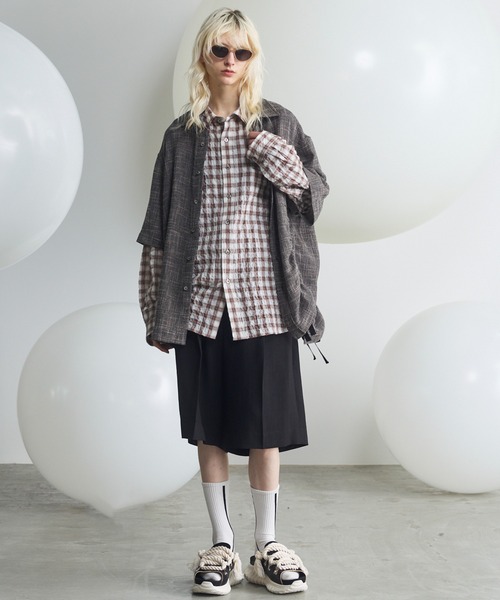 MAISON SPECIAL（メゾンスペシャル）の「《UNISEX》Triacetate Prime-Wide Shorts/トリアセテートプライムワイドショーツ【MAISON SPECIAL/メゾンスペシャル】（その他パンツ・メンズ・チャコールグレー/ブラック/グレイッシュベージュ/ブルー・0/1/2）」の15枚目の写真