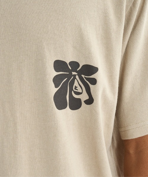 Quiksilver(クイックシルバー)の「EVO INTERCONNECTED S /クイックシルバーレギュラーフィットバックプリント半袖Tシャツ(Tシャツ/カットソー・メンズ・カーキ/ブラック/インディゴブルー/ホワイト・X-LARGE/LARGE/MEDIUM)」の11枚目の写真