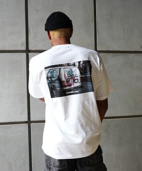 BASIS（ベイシス）の「SANDER LAND 9.1ozマグナムウェイト Graffiti バックプリント ビッグシルエット 半袖Tシャツ（Tシャツ/カットソー・メンズ・ホワイト/ブラック・MEDIUM/LARGE/X-LARGE）」の6枚目の写真